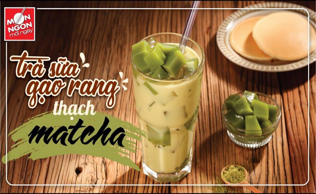 Xóa tan cơn nóng ngày hè, cứ làm ngay ly Trà sữa gạo rang thạch matcha hót hòn họt theo công thức này nha!